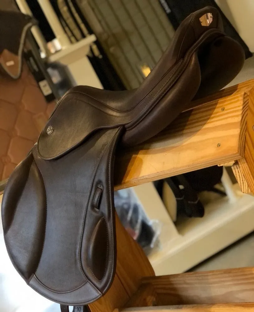 17" Prestige Chris Burton K Monoflap Close Contact Saddle