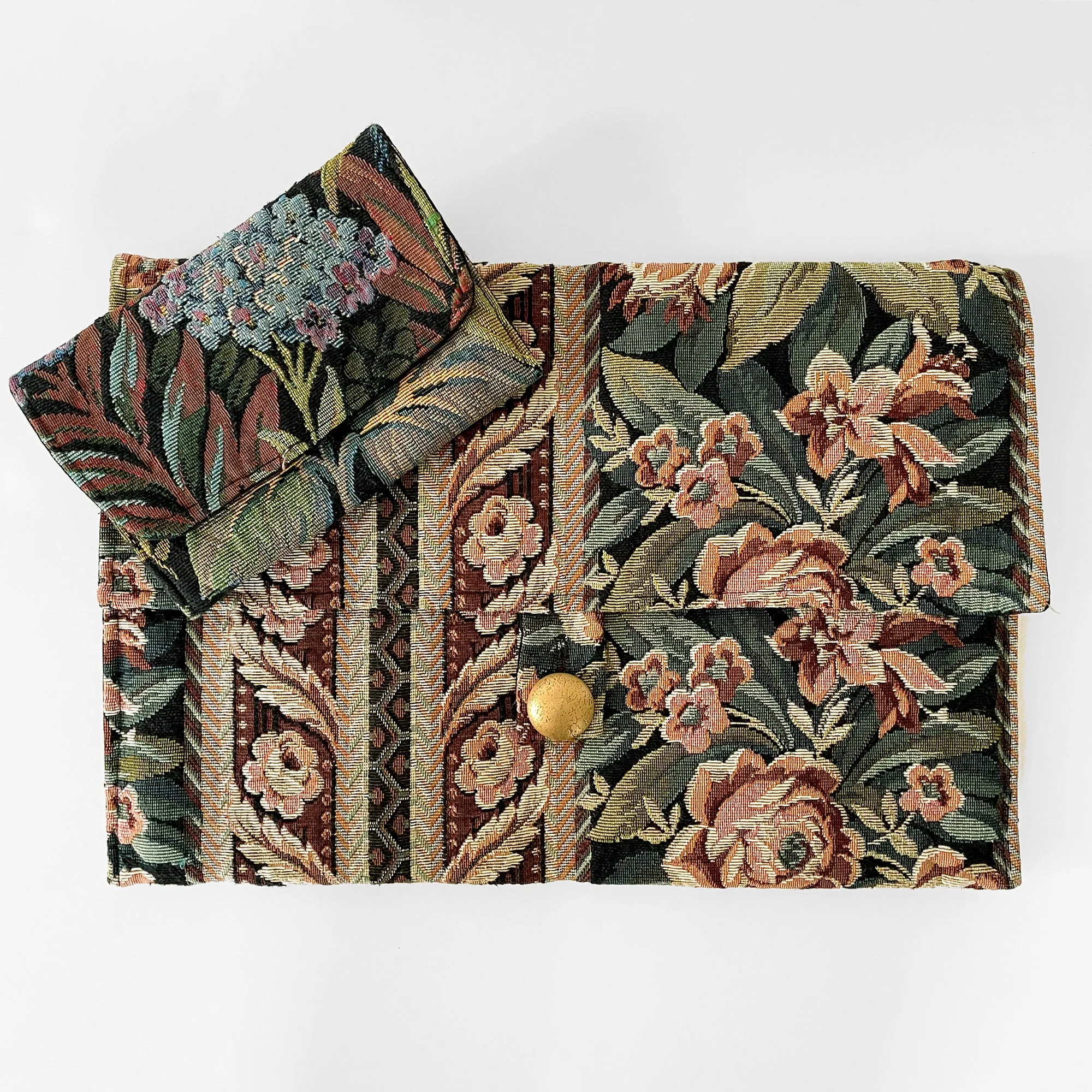 1980s Suttles and Seawind Large Padded Envelope-Style Floral Tapestry Organizer Folio