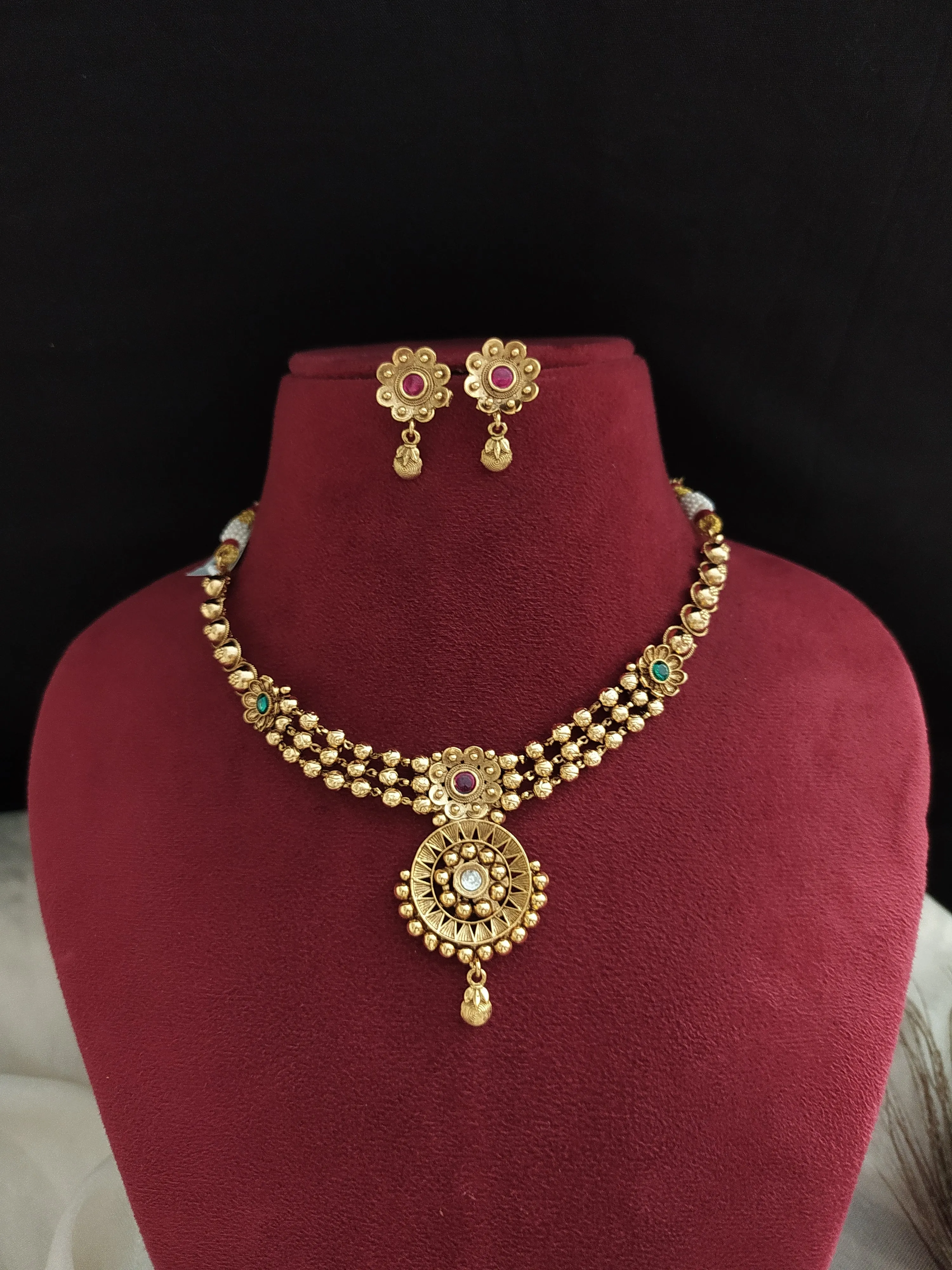 Antique Gold Necklace Set with Unique Ball Chain Design