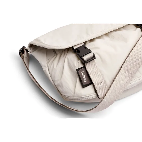 Bellroy Cinch Mini Messenger 6L (oat)