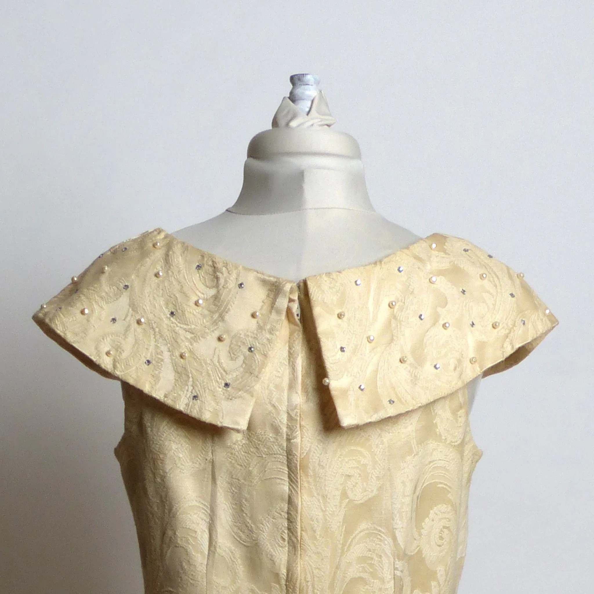 Late 1950s/Early 1960s Lilli Diamond of California Cream Ivory Silk Brocade Dress